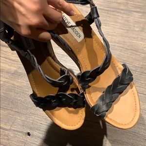 Nice crossed platforms! Very cute!!